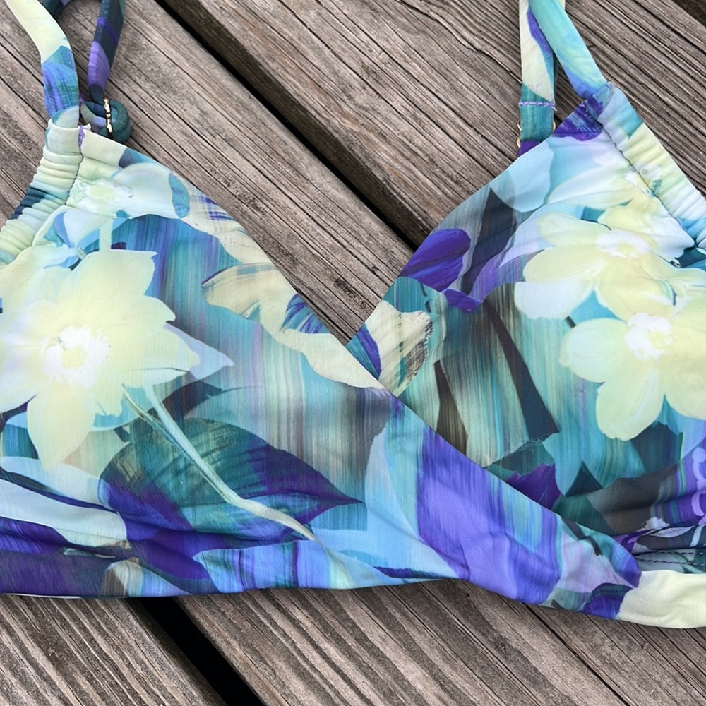 Sunsets Retreat Wrap Bikini Top,Medium,NWT - Picture 5 of 12